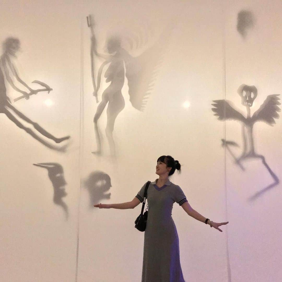 奥村佳恵さんのインスタグラム写真 - (奥村佳恵Instagram)「👼🏻💀 #christianboltanski #lifetime #幽霊の廊下 #影絵 #angel」8月7日 22時07分 - okumura_kae