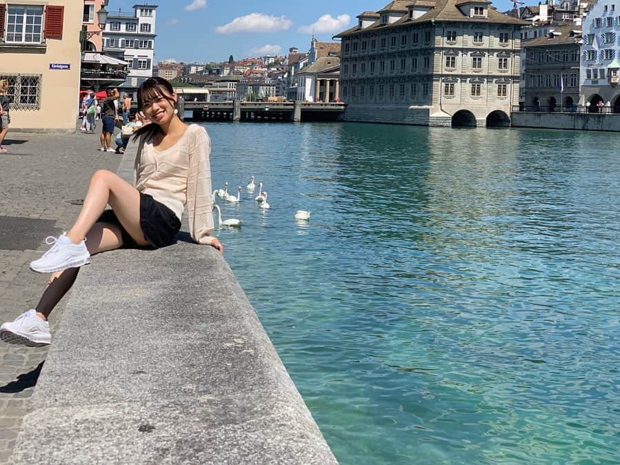 端田三奈未さんのインスタグラム写真 - (端田三奈未Instagram)「📍Zürich Switzerland﻿ 湖の底まで透き通っててびっくり。﻿﻿なんて美しい国！😭 ﻿ ﻿ ﻿ ﻿ ﻿ #Switzerland #Zürich #zürichcity #tripeuropa #topswitzerlandphoto #スイス #スイス旅行 #europe #自然 #lake #nature #beautifulnature #l4l」8月7日 22時19分 - scr_mi