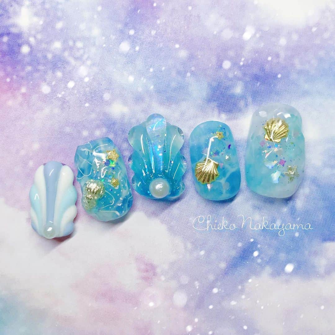 のインスタグラム：「最近upしてた動画のネイル画像まとめ💫 #nail #nails #nailart #ネイル #美甲 #ネイルアート  #clou #nagel #ongle #ongles #unghia #japanesenailart #manucure #네일 #젤네일 #네일아트 #네일리스트 #japanesenails #manicurist #gelnails #貝殻ネイル #シェルネイル #shellnails #夏ネイル #summernails @pregelofficial #カットグラスネイル」