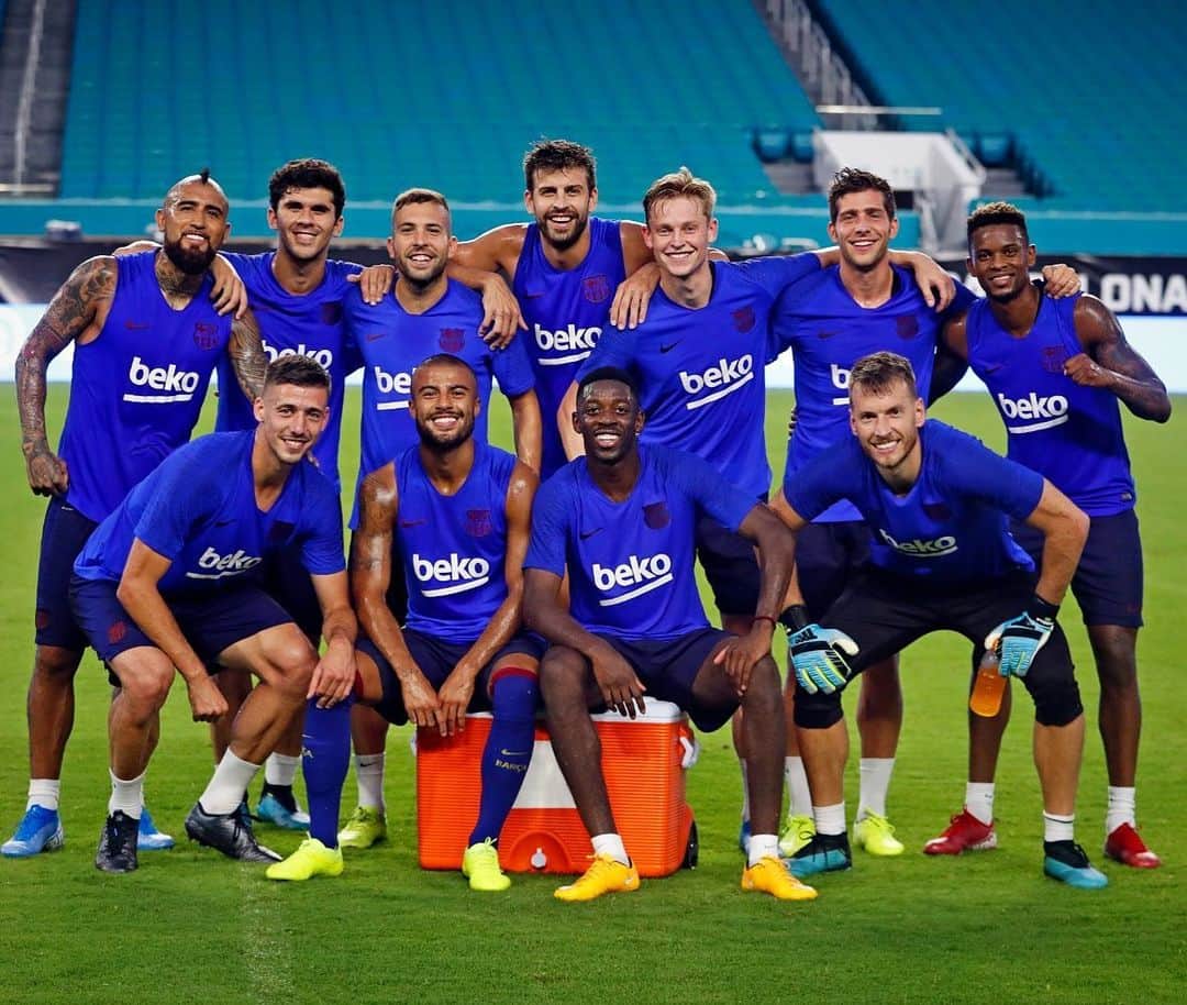 ノルベルト・ムラーラ・ネトのインスタグラム：「👊🏼💥 @fcbarcelona」