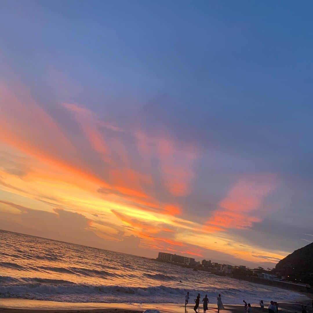石川直宏さんのインスタグラム写真 - (石川直宏Instagram)「. #priceless  #dayoff #sunset  #magichour  #sea #ocean #withfamily  #葉山 #Hayama #一色海岸 #bluemoon  #nofilter」8月7日 22時53分 - sgss.18