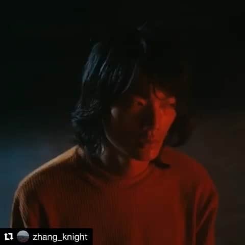 タクロウ・チェウンのインスタグラム：「Thank you @zhang_knight for trusting me and giving me this opportunity. Also really appreciate for all the support from the crew especially @rebeccajking_ .  The film will be release in Autumn on @channel4 + @c4randomacts . Stay tuned! 🖤  #Repost @zhang_knight with @get_repost ・・・ Sweep Away Hungry Ghosts will be our first short film 🧹👻 Supported by @c4randomacts + @channel4 , it will be released this Autumn. Here is the official trailer (cut by Liam Bachler). Original score by @iameden .  Endless love for our magnificent cast and crew, and our magnificent hosts (the Ramsays) 🖤  Son - @takuro_hama_cheung  Ghost - @kenmaibutoh  Producer - Luke Tierney  Producer - @elerijaneevans  Commissioner - @cathbray  Comm. Asst. - @jake.h.cunningham  DOP - @rwdfilm  Prod. Designer - @lizelkadhi  HMU/Prosthetics - @natashalawes  Costume Design - @taffwilliamson  AD - @hoppywaters  1st AC - @_reeech_  2nd AC - @leamarieaubigne  Steadicam - @jakewhitehouse___  Gaffer - @billrae  Spark - @carmenpellon  Recordist - Jaime Sotelo Set Decorator - @issybrazierjones  Art Director - Jos Richardson Artwork - @desmondmacmahon  Catering - @scottpattinson  Coach/Voices - @rebeccajking_  Movement - @simon.donnellon  Runner - Daniel Preston George Editor - @ellie.k.johnson  Colourist - @danieldevue_colorist  Post Prod. - Ed Hoadley  Post Prod. - Jenny Bright  VFX - Ling Ling Sound Design - @robjrsound  Sound Design - @emilyyyviz  Special Thanks: @georgefinlayramsay @thatchfucious @george_rumsey @a52color @tenthree_editing @bamffecotourism @pilotlighting @panaluxworld @panavisionofficial @littledotstudios  And to @friend_london and Random Acts for supporting weird dreams.  #randomacts #sweepawayhungryghosts #zhangandknight #zhangknight」