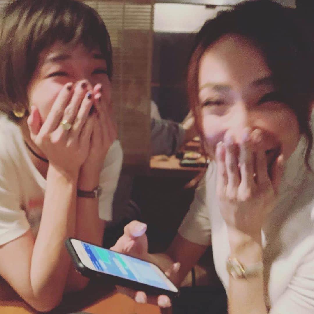 のインスタグラム：「*** 情報解禁なりました♡ 『ラヴ・レターズ』 LOVE LETTERS 2019  Autumn Special  東京公演 2019年10月31日(木)～2019年11月4日(月・祝)  新国立劇場 小劇場  料金（全席指定・税込） 5,500円  10月31日(木) 19:00開演　 尾上右近＆剛力彩芽  11月1日(金) 19:00開演　 平方元基＆昆夏美 ※11/2〜11/4の出演者につきましては、今後の更新をお待ちください！ ***** 2回目の朗読劇。 しかも今回は本番が一回だけ。 一回しかない貴重な時間と体験 皆さまに言葉と愛をお届けします。  そして…先日、貴重な時間を 共有させてもらったゆしんさん♡ @avex_yushin  あぁ…キュンキュンしたぁ(*´-`)💓 初めてご飯食べたけどとても 愛がたっぷりで情熱的な方！ とても真面目で真っ直ぐで。 勉強させてもらいました！🔥 楽しかったのよ、とっても。 あ、ちゃんと許可もらって？ 携帯覗いてるからね！笑  #朗読劇 #ラヴレターズ #新国立劇場」