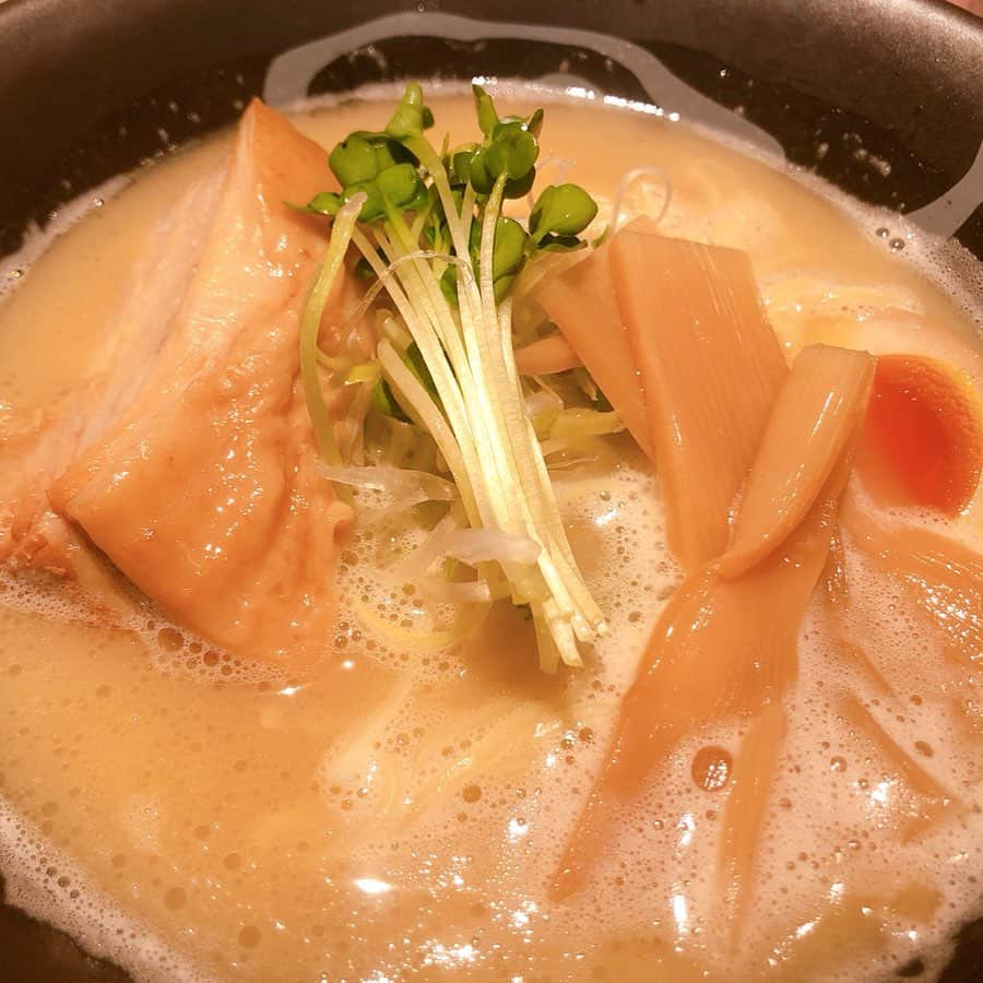 野々垣美希のインスタグラム：「🍜 #めんすたぐらむ  #らーめん」