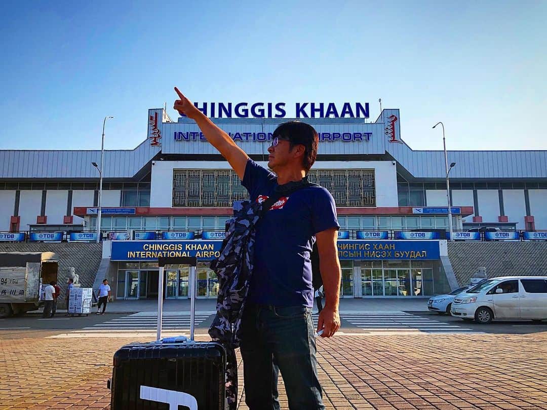 のインスタグラム：「I arrived in Mongolia I came to a hotel in Ulaanbaatar… There's no water coming out of the tap！ モンゴル到着。ウランバートルのホテルに来たけど水道が全滅。トイレ、シャワー無し！ #mongolia #uranbaatar #instamongolia」