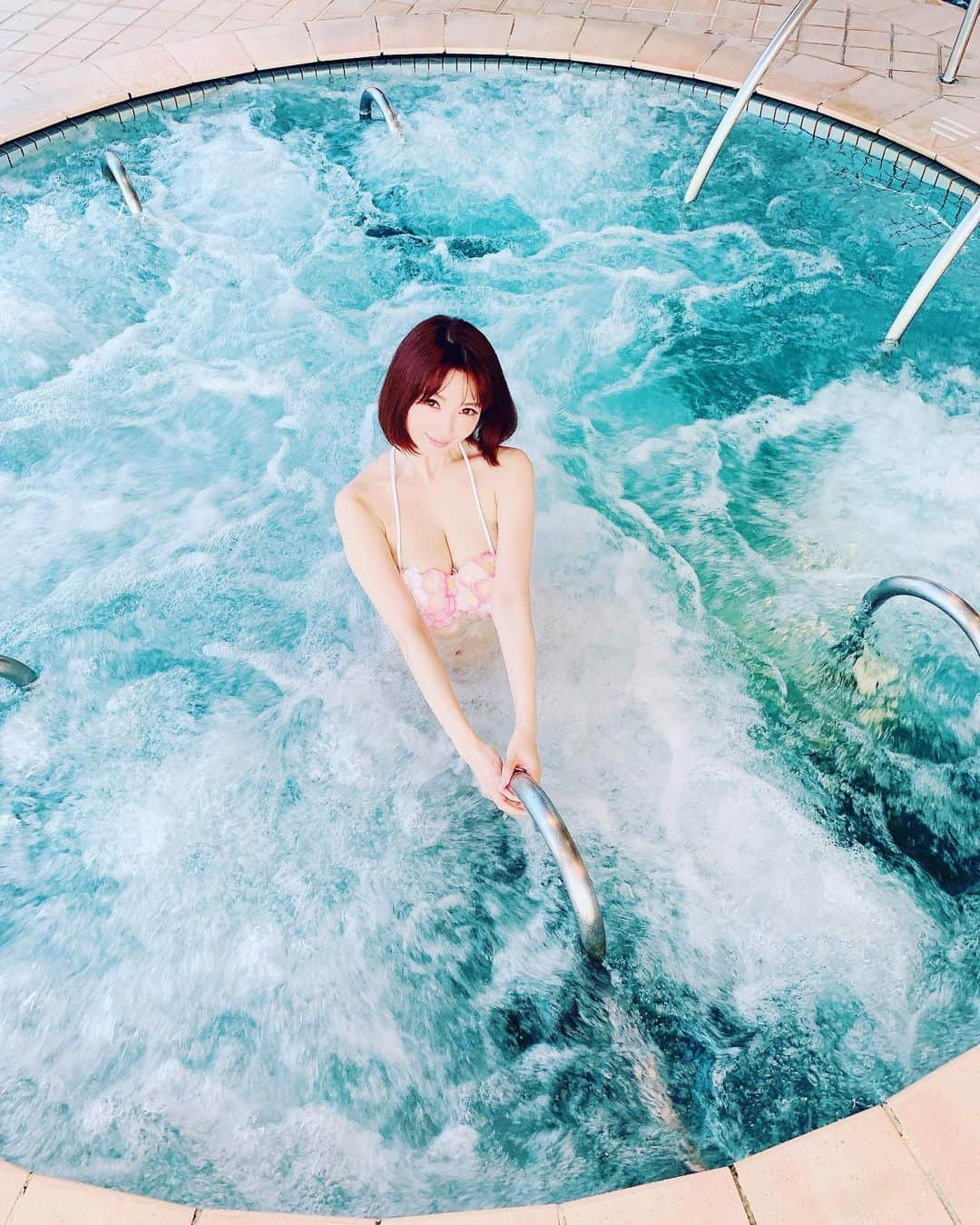 森下悠里さんのインスタグラム写真 - (森下悠里Instagram)「ここのプール 綺麗だし 空いてるし ベビーにも優しくて最高過ぎた💓 - #bikini #hotel #pool #summer #Jacuzzi」8月8日 0時23分 - yuurimorishita