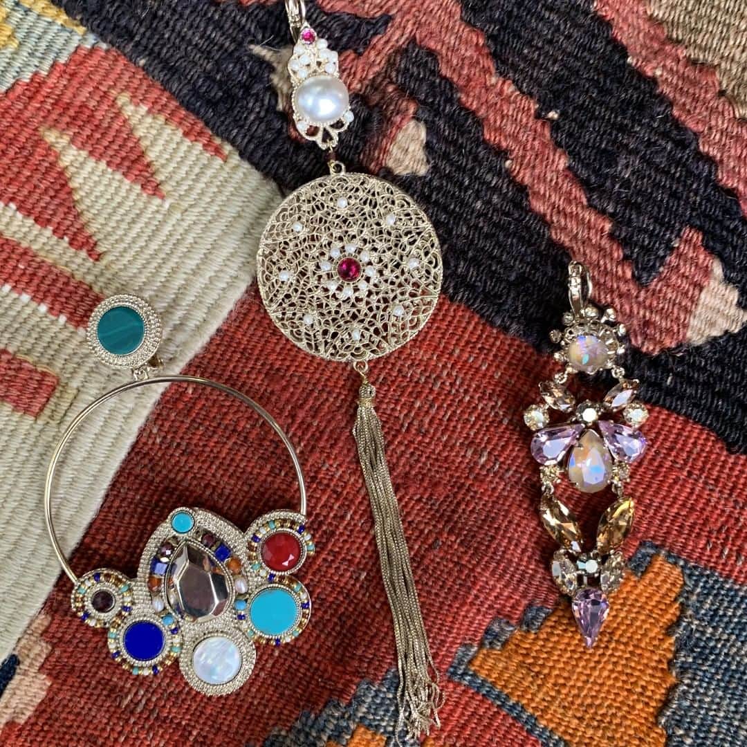 サテリットさんのインスタグラム写真 - (サテリットInstagram)「Claudia, Linda ou Naomie ( de gauche à droite) quelle est votre paire de boucles d'oreilles préférée ?⠀⠀⠀⠀⠀⠀⠀⠀⠀ ⠀⠀⠀⠀⠀⠀⠀⠀⠀ #satelliteparis#bijoux#gioielli#jewelry#love#photooftheday#beautiful#fashion#bouclesdoreilles#earrings#bijouxcreateur #ideecadeau」8月8日 0時30分 - satelliteparis