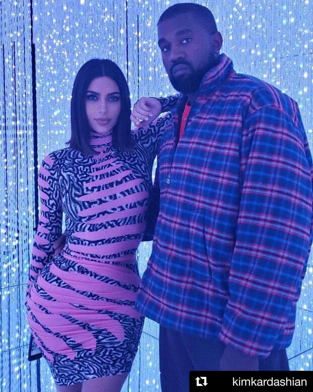 猪子寿之さんのインスタグラム写真 - (猪子寿之Instagram)「#kimkardashian #KanyeWest came to #teamlabborderless !!! #teamlab  #チームラボボーダレス  #Repost @kimkardashian ・・・ Night at the museum in Japan @teamlab_borderless」8月8日 0時37分 - inoko.teamlab