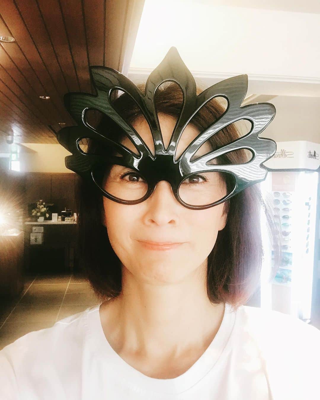 益子直美さんのインスタグラム写真 - (益子直美Instagram)「パワー全開！ ダブルKIMIKO+NAOMI‼️ 湯島にある世界のメガネプリンスさんへ！ 大騒ぎしながら、Newメガネを選ぶ！ Silhouetteのメガネは本当に軽くてノーストレスで、しかもカッコイイ！ ファッションに合わせてメガネもコーデしたいな！  #Silhouette #世界のメガネプリンス  #陣内貴美子  #伊達公子  #益子直美  #メガネ女子  #ダブルkimiko  #伊達メガネ」8月8日 0時45分 - naomi.masuko