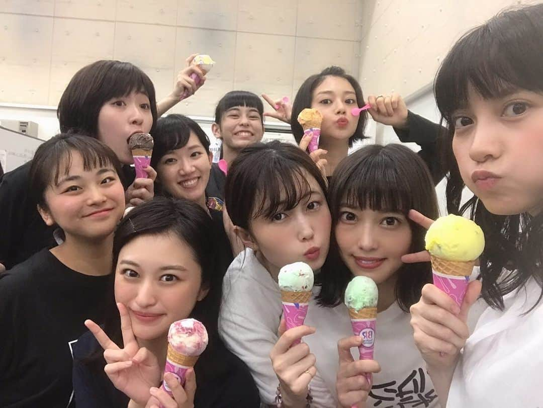 指出瑞貴さんのインスタグラム写真 - (指出瑞貴Instagram)「幸せ #buskinrobins #31アイスクリーム 差し入れ🍨 🍑味選んだ☺️✌︎ #thankyousomuch 💕#転校生2019」8月8日 0時54分 - sashidemizuki