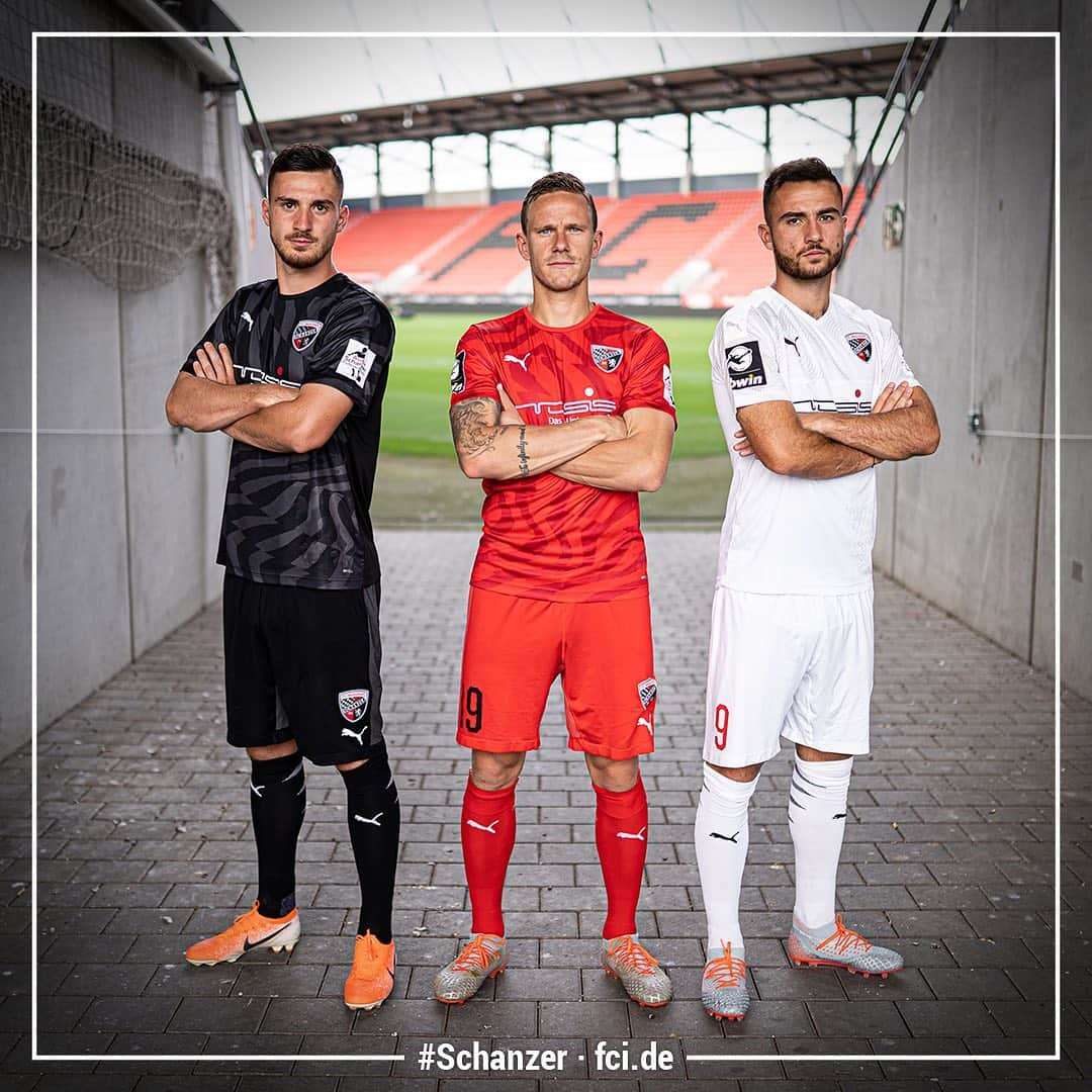 FCインゴルシュタット04さんのインスタグラム写真 - (FCインゴルシュタット04Instagram)「So sehen #Schanzer aus🤩🖤❤️ Ab sofort sind unsere neuen Trikots von @pumafootball auch in unserem Onlineshop erhältlich☝️🛒👀 Sichert euch jetzt die neuen Designs der Saison 19/20 und zeigt allen, für welchen Klub ihr alles gebt‼️⚫️🔴 Den Link zum Shop findet ihr in der Bio📲🔥 . . #Jersey #Trikot #Kit #fussball #football #soccer #home #away #alternative #Wolfram #Gaus #Kaya #presentation #Puma #new #style #instafashion #ootd #outfitoftheday #UnsereSchanz #SchanzerHeimat #FCI #FCIngolstadt04 #Ingolstadt」8月8日 1時00分 - dieschanzer