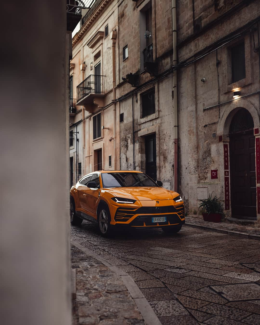 ランボルギーニさんのインスタグラム写真 - (ランボルギーニInstagram)「The view on @matera2019 and the perfect lines of Lamborghini Urus: beauty on beauty. Use a single emoji to describe these photos by @philipprupprecht_  #Lamborghini #Urus #SinceWeMadeItPossible #Matera2019 #Ecoc」8月8日 1時00分 - lamborghini