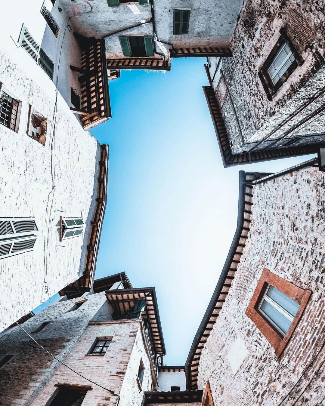 goproさんのインスタグラム写真 - (goproInstagram)「Photo of the Day: Creativity is through the roof with @lucat10 + #GoProHERO7 Black. • • • @GoProIT #GoProIT #GoProTravel #Italy #Spoleto #TravelCreatives」8月8日 1時11分 - gopro