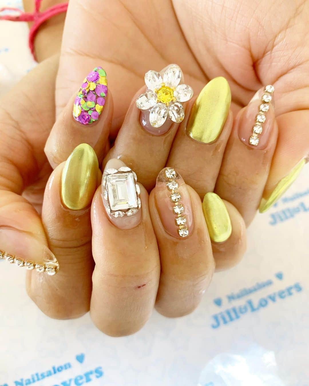 Jill&Loversさんのインスタグラム写真 - (Jill&LoversInstagram)「人気デザインを詰め詰め🍭🍭🍭 #jillandlovers #nail #nailart #paragel #gelneil#gel #ネイル #ネイルアート #me #look #love #かわいい」8月8日 1時14分 - jillandlovers