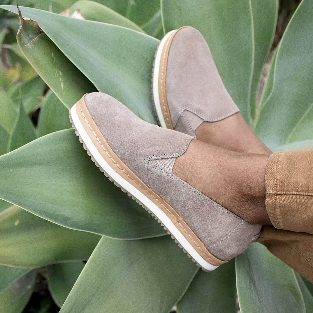 トムズシューズのインスタグラム：「Slip-ons with a side of leather.」