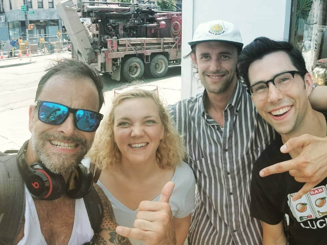 ジョニー・リー・ミラーさんのインスタグラム写真 - (ジョニー・リー・ミラーInstagram)「Sometimes you are running through the city and you bump into 3 #elementary alumni at the same time. #donnywasntevenworking」8月8日 1時46分 - jonnylmiller