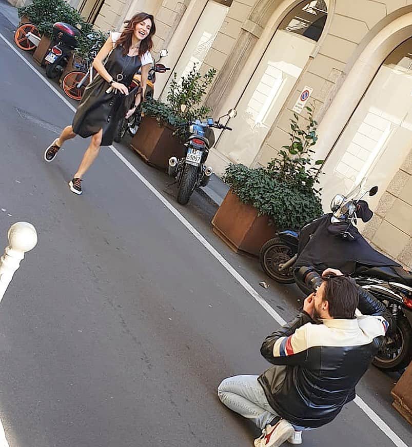 エンリーベグリンのインスタグラム：「Street stage...by Henry Beguelin.  #henrybeguelin#backstage#shooting#leather#dress#black#」