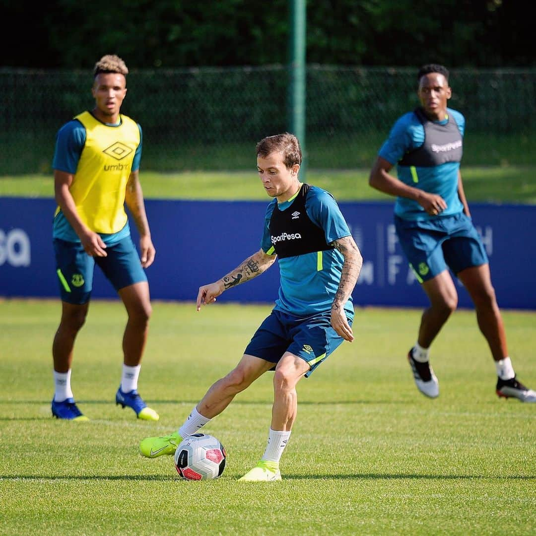 エヴァートンFCさんのインスタグラム写真 - (エヴァートンFCInstagram)「🔜 🆚 @cpfc! • • • #everton #efc #blues #toffees #coyb #preseason #training #palace #cpfc #london #selhurstpark #paleve #premierleague #pl」8月8日 2時08分 - everton