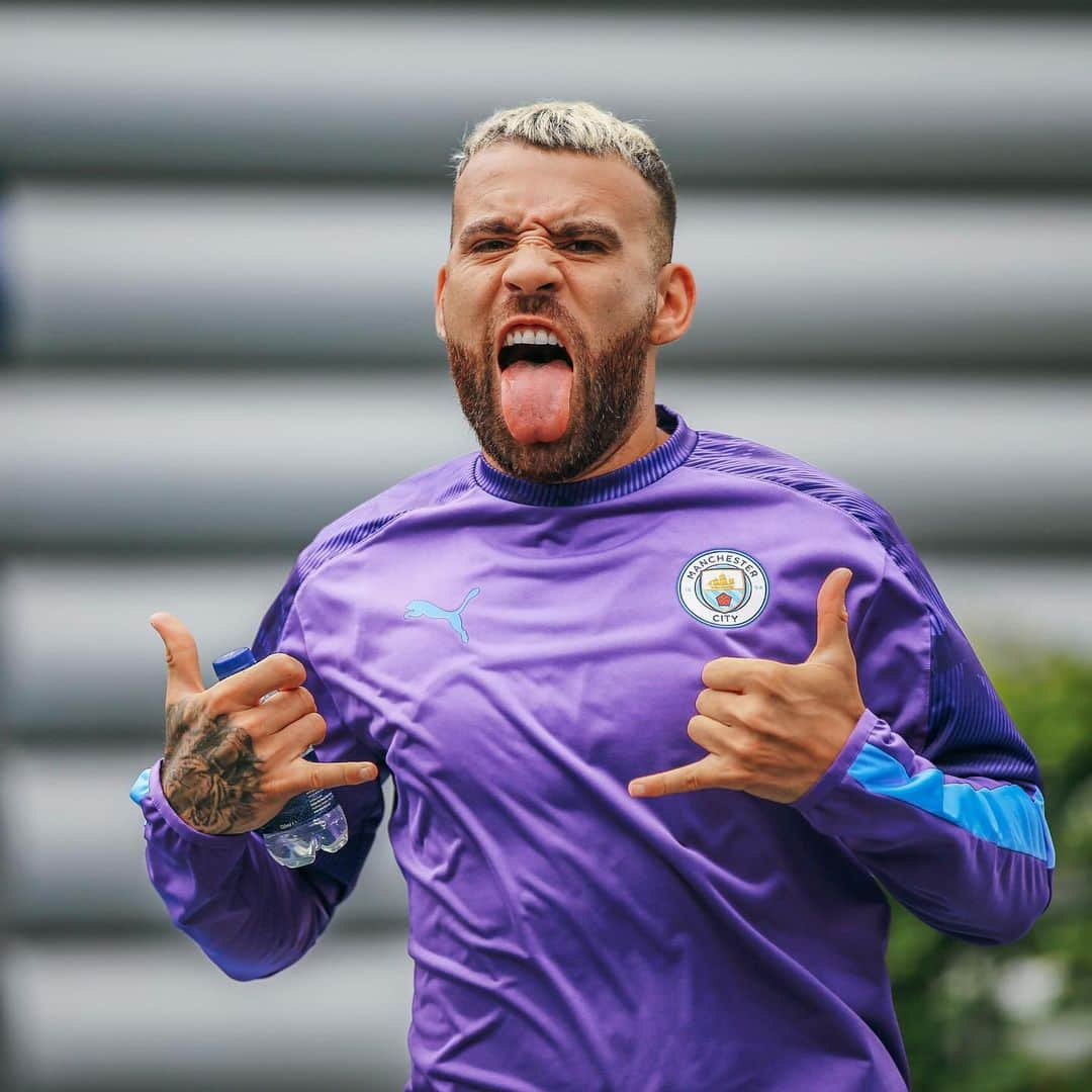 マンチェスター・シティFCさんのインスタグラム写真 - (マンチェスター・シティFCInstagram)「Say CHEEEEEESE! 🧀😁 #mancity」8月8日 2時08分 - mancity