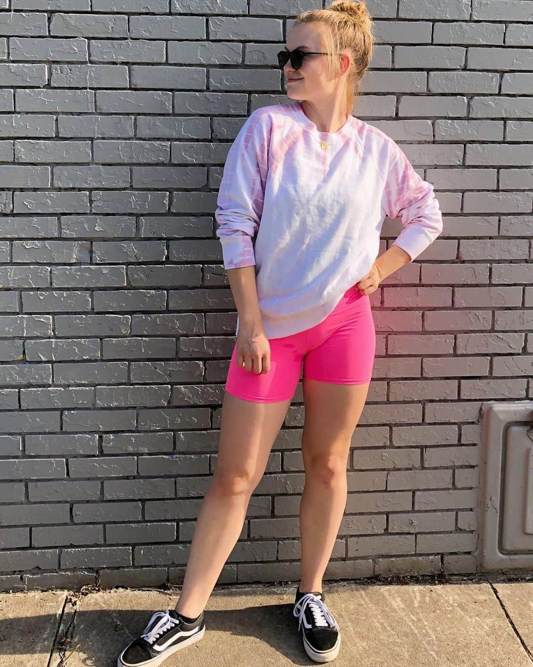 Victoria's Secret PINKさんのインスタグラム写真 - (Victoria's Secret PINKInstagram)「Easy to wear, easy to pair! Swipe to see our #PINKReps rocking the Legging Crew & Bike Short! #PINKOOTD ➡️」8月8日 2時06分 - vspink