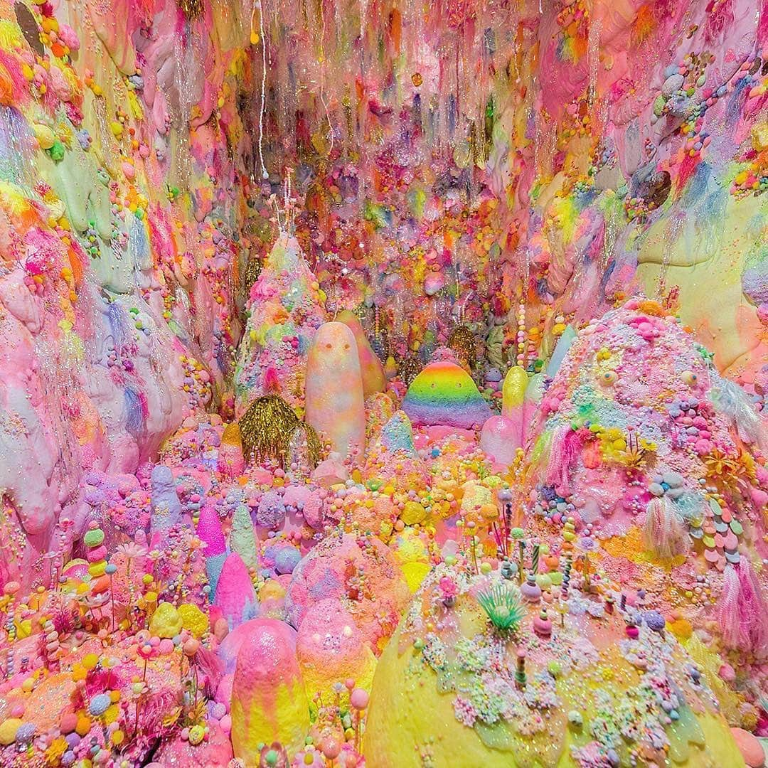 Instagramさんのインスタグラム写真 - (InstagramInstagram)「In her dreamscapes, Australian artist Tanya Schultz, better known as Pip & Pop (@pipnpop), uses an abundance of sweet and sparkly materials — including sugar! “Sugar is a beautiful material to work with," says Tanya. "It's sparkly and soft. It’s also the perfect medium to hold color, which is so intrinsic to my work.”⁣ ⁣ Photos by @pipnpop」8月8日 2時15分 - instagram