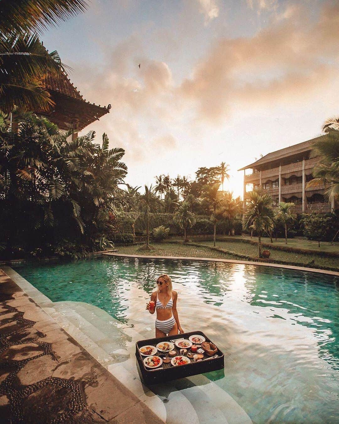 BEAUTIFUL HOTELSさんのインスタグラム写真 - (BEAUTIFUL HOTELSInstagram)「We will take this breakfast for one, thank you. 🙏 (📷: @taramichellebrose 📍: Alaya Resort Ubud)」8月8日 2時54分 - beautifulhotels