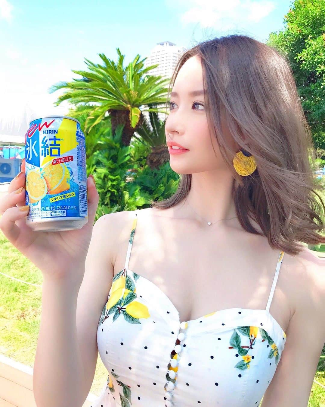 吉見衣世さんのインスタグラム写真 - (吉見衣世Instagram)「暑い夏は氷結レモンが飲みたくなる！！🍋 個人的にそのまま缶で飲むのが好き🥺 ・ ・ スッキリしてて最高に美味しい❤️ 夏満喫〜(´∀｀)！！！ ・ ・ ・ ・ #あっつい夏にはスッキリレモン #氷結レモン #PR」8月8日 12時28分 - iyori_nu