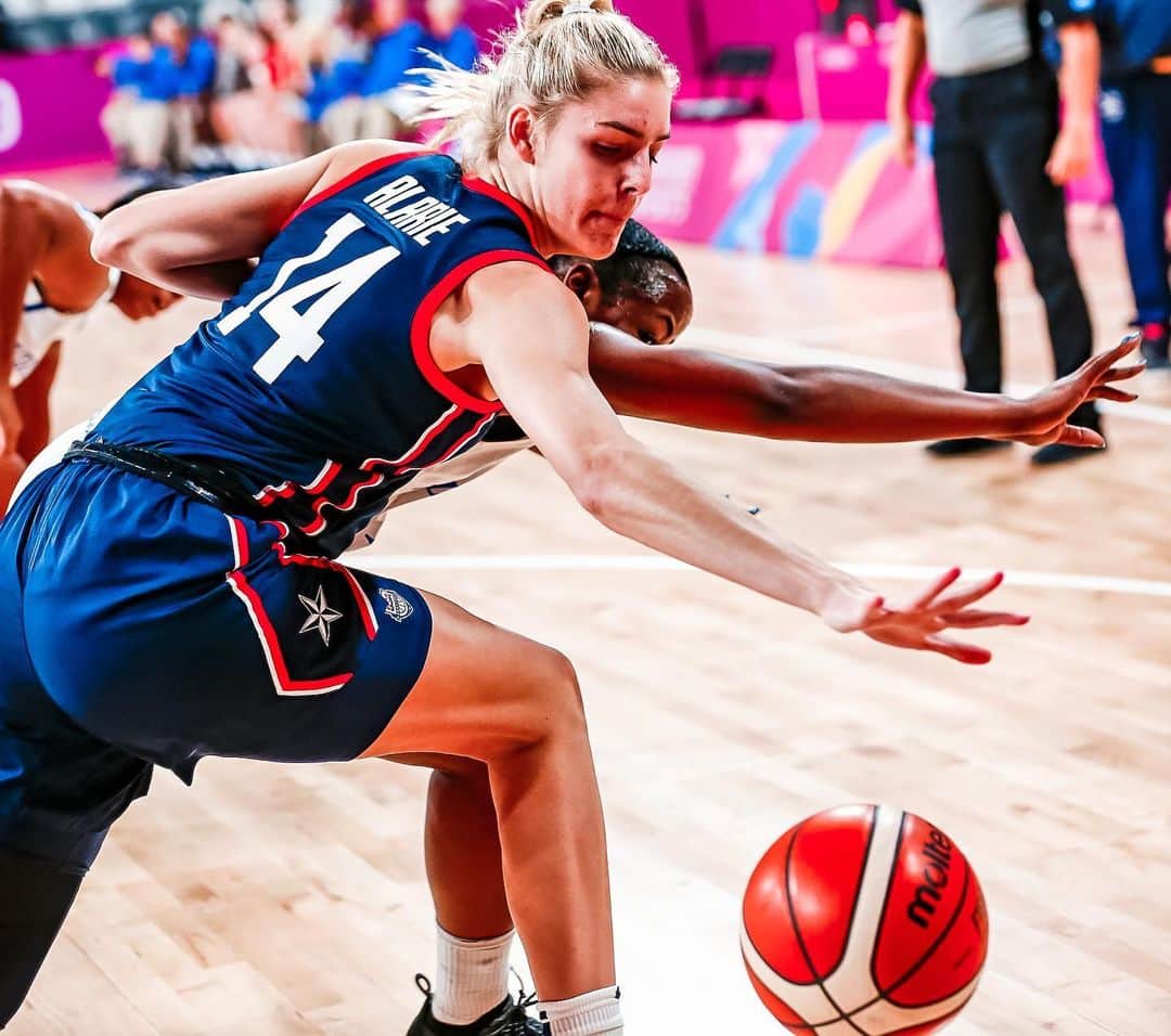 USA Basketballさんのインスタグラム写真 - (USA BasketballInstagram)「Win ✌️ for U.S. Pan American Games Women’s Team in Peru, this time 103-55 over U.S. Virgin Islands!」8月8日 12時46分 - usabasketball