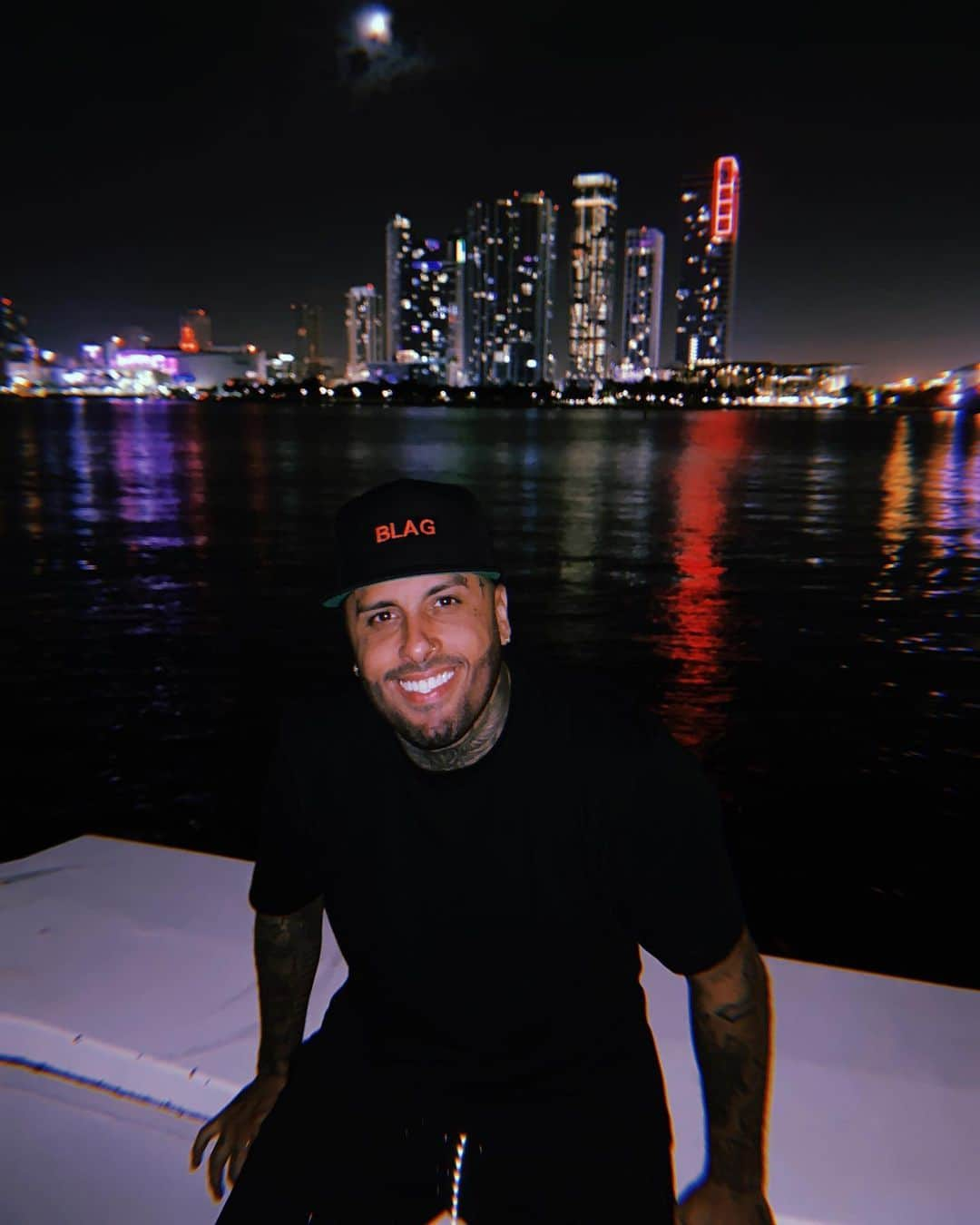 NICKY JAMさんのインスタグラム写真 - (NICKY JAMInstagram)「😁 @blag_just__blag」8月8日 12時42分 - nickyjam