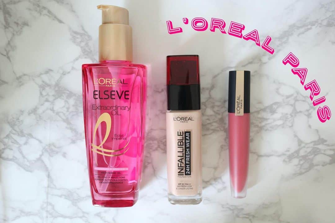 リナのインスタグラム：「近頃のお気に入りコスメたち❤︎ . L'OREAL PARIS ✔︎エクストラオーディナリーオイル　エクラアンペリアル ✔︎ルージュシグネチャー ✔︎インファリブル フレッシュウェア ファンデーション . ヘアオイルは、数本リピートしてる☆ 最近は猫っ毛でくるくるロングヘアの娘にも使ってるよ👧 . #ルージュシグネチャー124 は、 発色がいいから、 指でポンポンつけてジュワッと発色させてる💋 . 何気にお初なファンデは、 みずみずしいテクスチャーと 崩れにくさが気に入ってて出番多め🌟 ................................................. #ロレアルパリ ##エクラアンペリアル #ロレアリスタ #エクストラオーディナリーオイル #インファリブル #ルージュシグネチャー #ミドルコスメ #プチプラコスメ #ドラッグストアコスメ #コスメ好きさんと繋がりたい #美容好きさんと繋がりたい #ヘアオイル #マットリップ #リキッドファンデ」