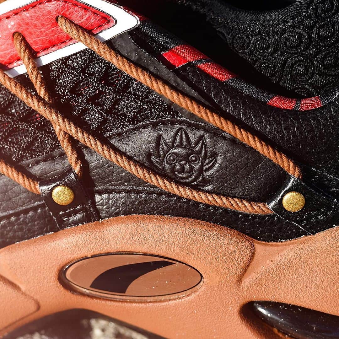 HYPEBEASTさんのインスタグラム写真 - (HYPEBEASTInstagram)「@hypebeastkicks: Take a detailed look at the much-anticipated 'One Piece' x @puma CELL Endura. The thematic pair draws from the Straw Hat Pirates’ ship, and features leather and mesh uppers in a red/black colorway, rope-like shoelaces, a stamp of the ship’s stylized lion figurehead at the heel and a removable anchor key ring. It’s set to arrive on August 9 at  PUMA Japan’s website and select store.⁠⠀ Photo: Akiharu Ichikawa/HYPEBEAST」8月8日 13時21分 - hypebeast