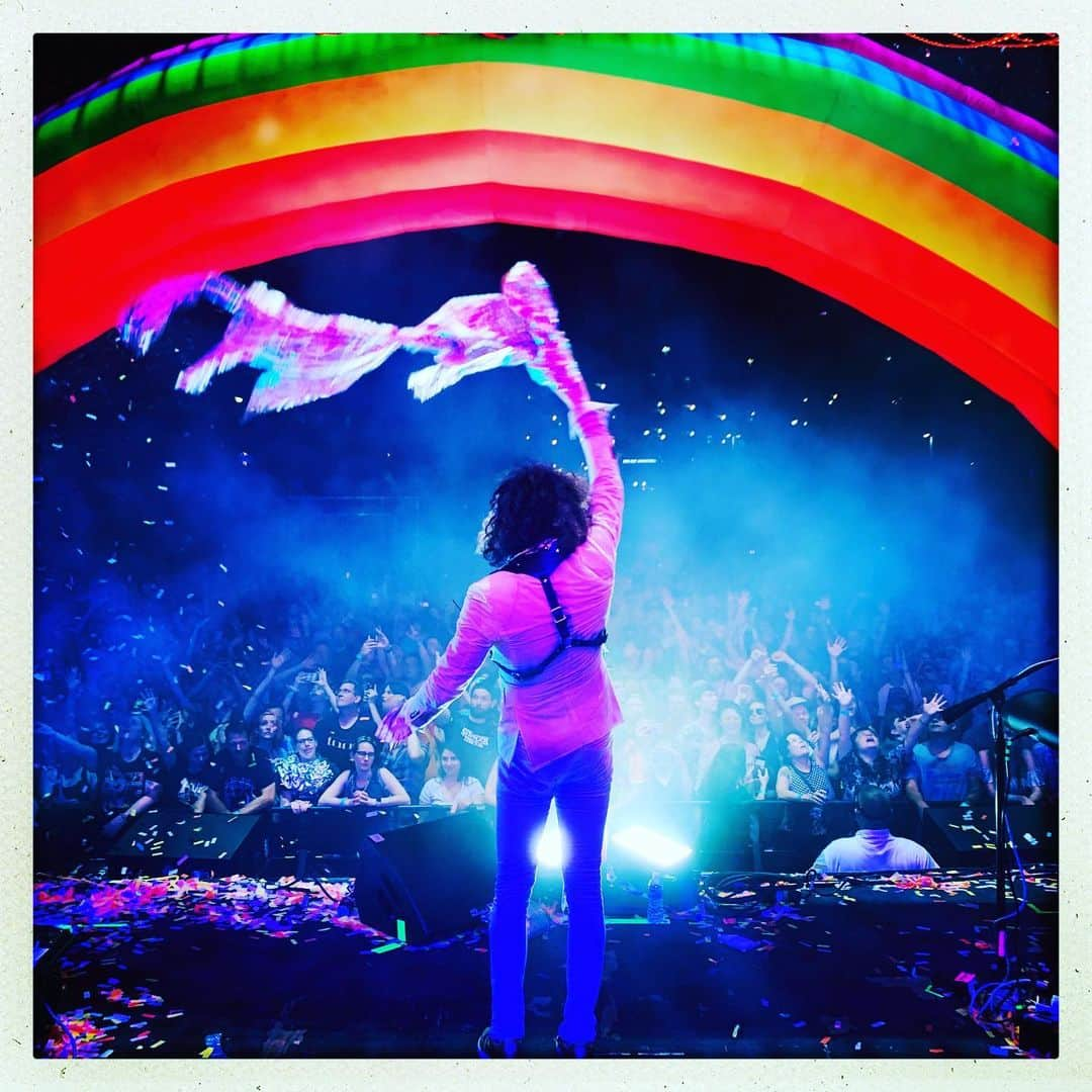 ショーン・レノンさんのインスタグラム写真 - (ショーン・レノンInstagram)「Man I’m feeling so sentimental about this... @waynecoyne5 @stevendrozd @mtekbot @spacefacemusic @brothersgriiin @katy.coyne @zacharyancox @apretzali」8月8日 13時38分 - sean_ono_lennon