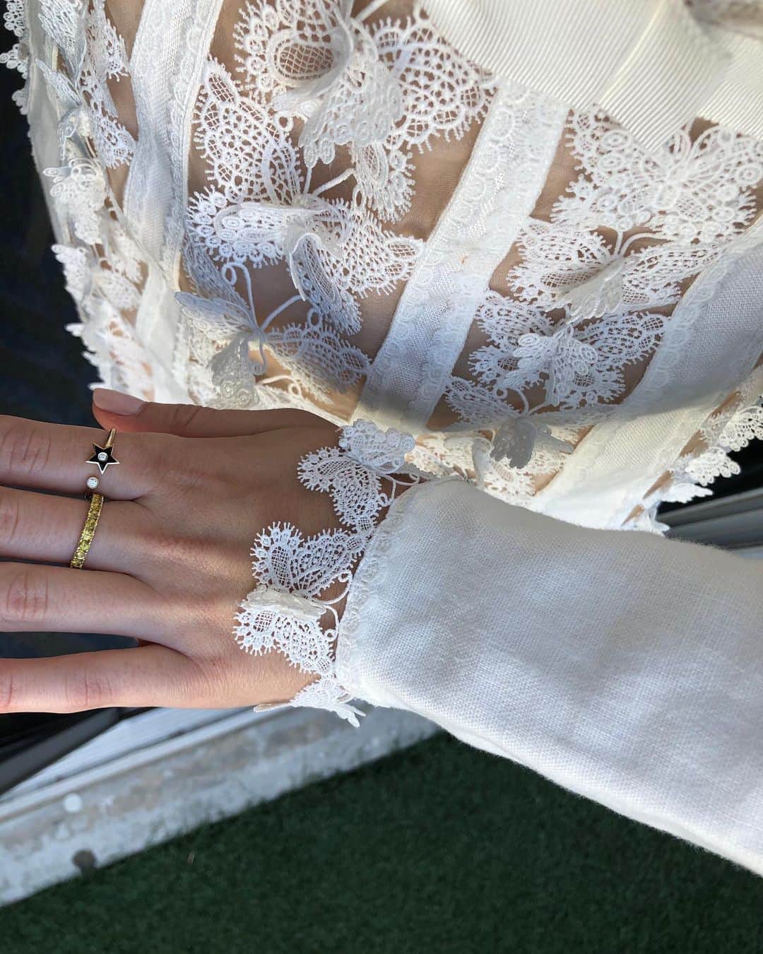 ハルストン・セイジのインスタグラム：「Detail appreciation @jeanannwilliams」