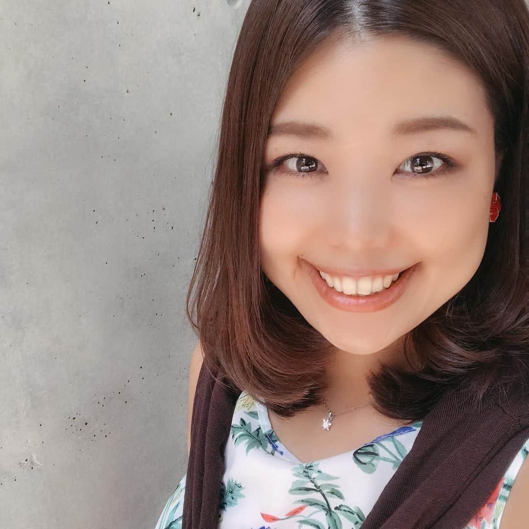 山田みおさんのインスタグラム写真 - (山田みおInstagram)「【頭のモヤモヤをお得にすっきり】﻿ こんにちは！﻿ 《産後フリーランス》を目指すママのための﻿  フリーランスアドバイザー 山田みおです❤️﻿ ﻿ #表参道 の#隠れ家サロン でカット&カラー&トリートメント☺️﻿ ﻿  女って生き物は﻿ 髪がツヤツヤなるとそれだけでうれしい❗️﻿ ﻿ ﻿ スタイリストさんとマンツーマン﻿ 半個室で非日常な空間を楽しんできました💕﻿ ﻿ し  か  も﻿ 今回、通常価格の80%オフ♫﻿ ﻿ 誰にでも使える裏ワザで❗️ どうせなら﻿ 賢くお得にツヤツヤすっきりしたいよね〜❤️﻿ ﻿  コスパの良い美容室選びのヒミツ﻿ 来週のメルマガで配信しようかな。﻿ （たぶん。水曜日に）﻿ ﻿  気になる方はDMかメルマガ配信をお楽しみに〜﻿ ﻿ ﻿ ↓↓↓﻿ たぶん日刊【デイリーオツージ】✨﻿ 無料登録フォーム﻿ https://maroon-ex.jp/fx48467/otusuji﻿ ﻿ InstagramトップページのプロフィールURLからもワンクリックで飛べます❤️﻿ ﻿ #産後フリーランス  #フリーランス #フリーランスアドバイザー#3歳児  #4ヶ月baby #親バカ部ig_baby  #2人育児  #ワンオペ育児  #育児日記  #子育て記録  #子育て主婦  #ママ友募集  #ワーママ  #ワーキングママ #育休 #産休 #保活」8月8日 13時47分 - 30yamada_zaitaku