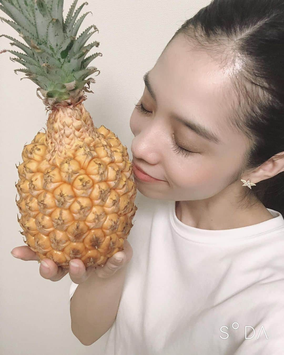 浦田麻緖さんのインスタグラム写真 - (浦田麻緖Instagram)「スナックパイン🍍が甘すぎる件。  #summer #スナックパイン #甘すぎる #yummy #フルーツ #暑い #息できない」8月8日 13時40分 - mao.urata