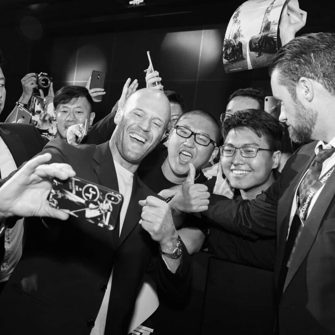 ジェイソン・ステイサムさんのインスタグラム写真 - (ジェイソン・ステイサムInstagram)「Massive thanks to all of the fans that came out for our @hobbsandshaw premiere in Beijing!」8月8日 4時54分 - jasonstatham