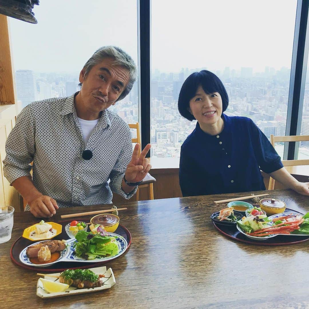 テレビ東京「朝の！さんぽ道」のインスタグラム：「来週は！ こちらのおふたりが初登場！  寺島 進さん！  磯野貴理子さん！  涼を求めて、都内の涼しげなスポットや、 ひんやりグルメをご紹介！  連日の酷暑の中、同い年で息ピッタリ！ 楽しくさんぽをしていただきました！ お楽しみに！  #朝のさんぽ道 #テレビ東京 #寺島進 #磯野貴理子 #深大寺 #等々力 #六本木 #谷中 #押上 #東京スカイツリー #六本木ヒルズ #東京ミッドタウン #涼 #散歩 #ヤクルトスワローズ」