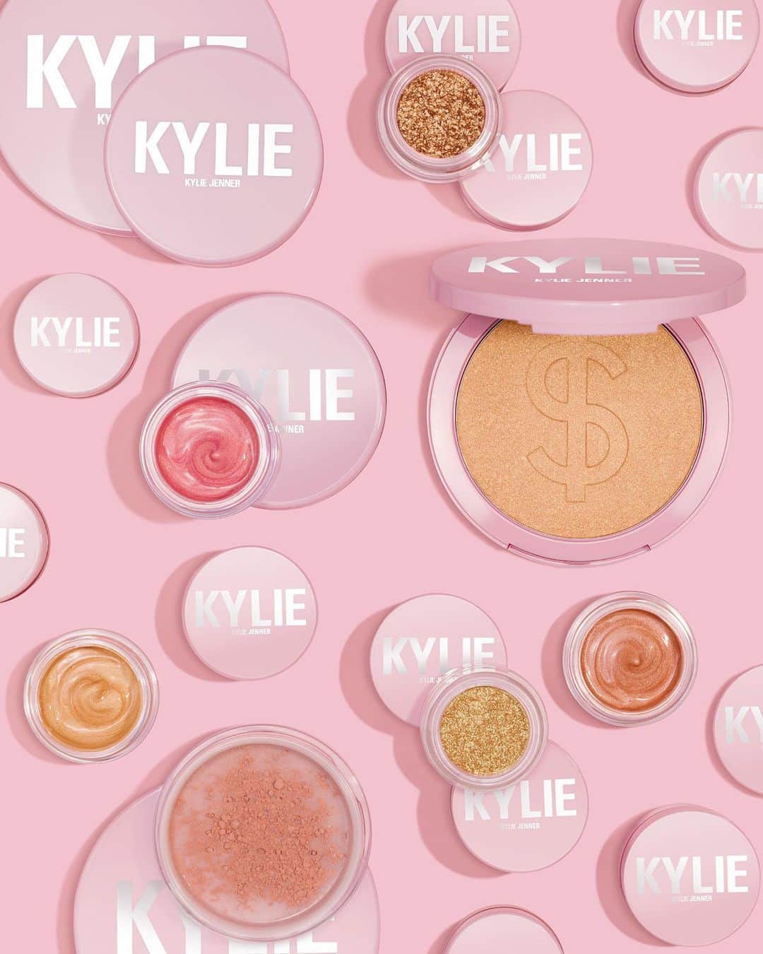 Kylie Cosmeticsさんのインスタグラム写真 - (Kylie CosmeticsInstagram)「3. MORE. DAYS. 💸 #BirthdayCollection drops 8/10 at 9am pst on KylieCosmetics.com 💗」8月8日 5時02分 - kyliecosmetics