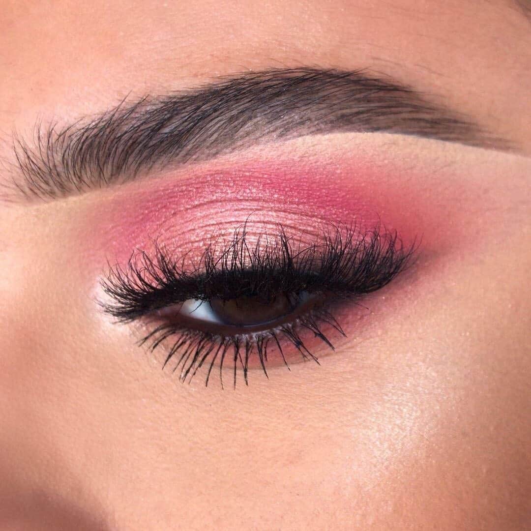 Benefit Cosmeticsさんのインスタグラム写真 - (Benefit CosmeticsInstagram)「@aa.gx’s #benefitbrows are feathery & flawless!💅 She gets this gorgeous brow look with #kaBROW! in shade 6 & #gimmebrow+ volumizing brow gel in shade 5! #regram #friendswithbenefit」8月8日 4時57分 - benefitcosmetics
