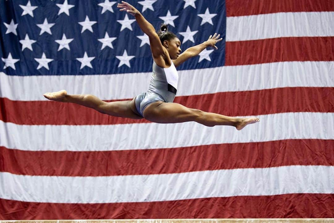 Inside Gymnasticsさんのインスタグラム写真 - (Inside GymnasticsInstagram)「@simonebiles showed off a beautiful double-double beam dismount, @grace.mccallum & @morgihurd (double-double) were graceful and powerful on FX, @riley_mccusker was picture-perfect on UB with her signature technique, @mykaylaskinner2016 & @gymtrin showed they’re back in-the-mix , @jordanchiles ‘s leaps were sky-high , @jadecareyy Yurchenko 2 1/2 soared, and hometown heroes @_karaeaker & @leanne.9207 &  @aleahfinnegan looked confident and ready to go - just a few highlights from today’s podium training!  Photo by John Cheng @johnkcheng @allisoncheng_a.c  #insideonthescene #uschampionships #gymnastics #gymnast #athlete #gotime #USGymChamps #countdowntoTokyo」8月8日 5時04分 - insidegym