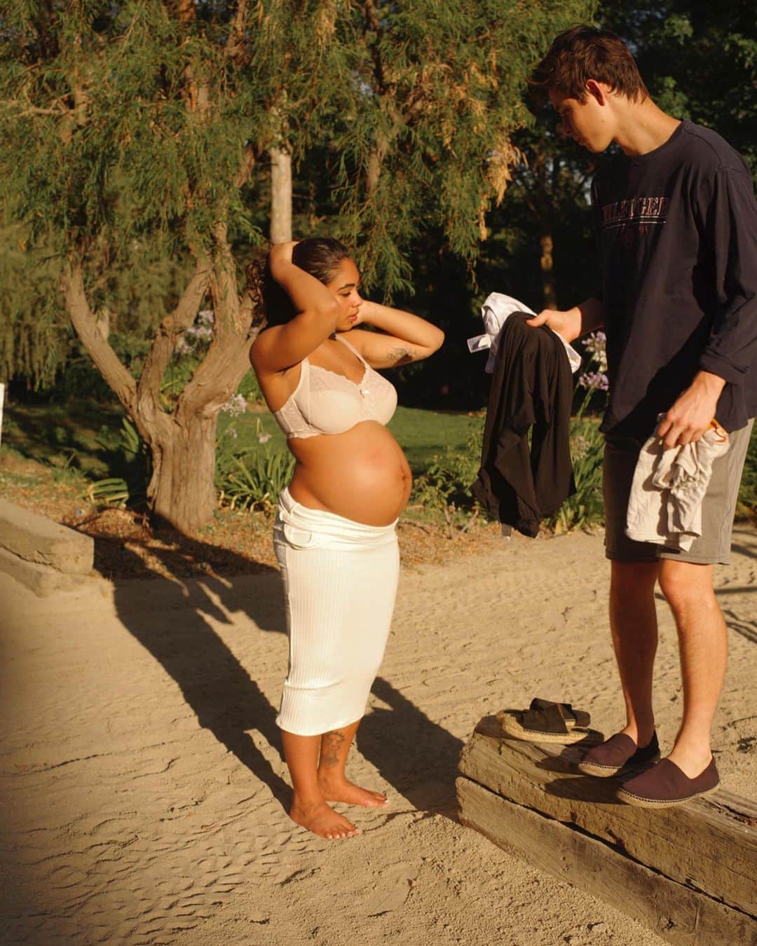 ナッシュ・グリアのインスタグラム：「#35weeks🤰🏽」