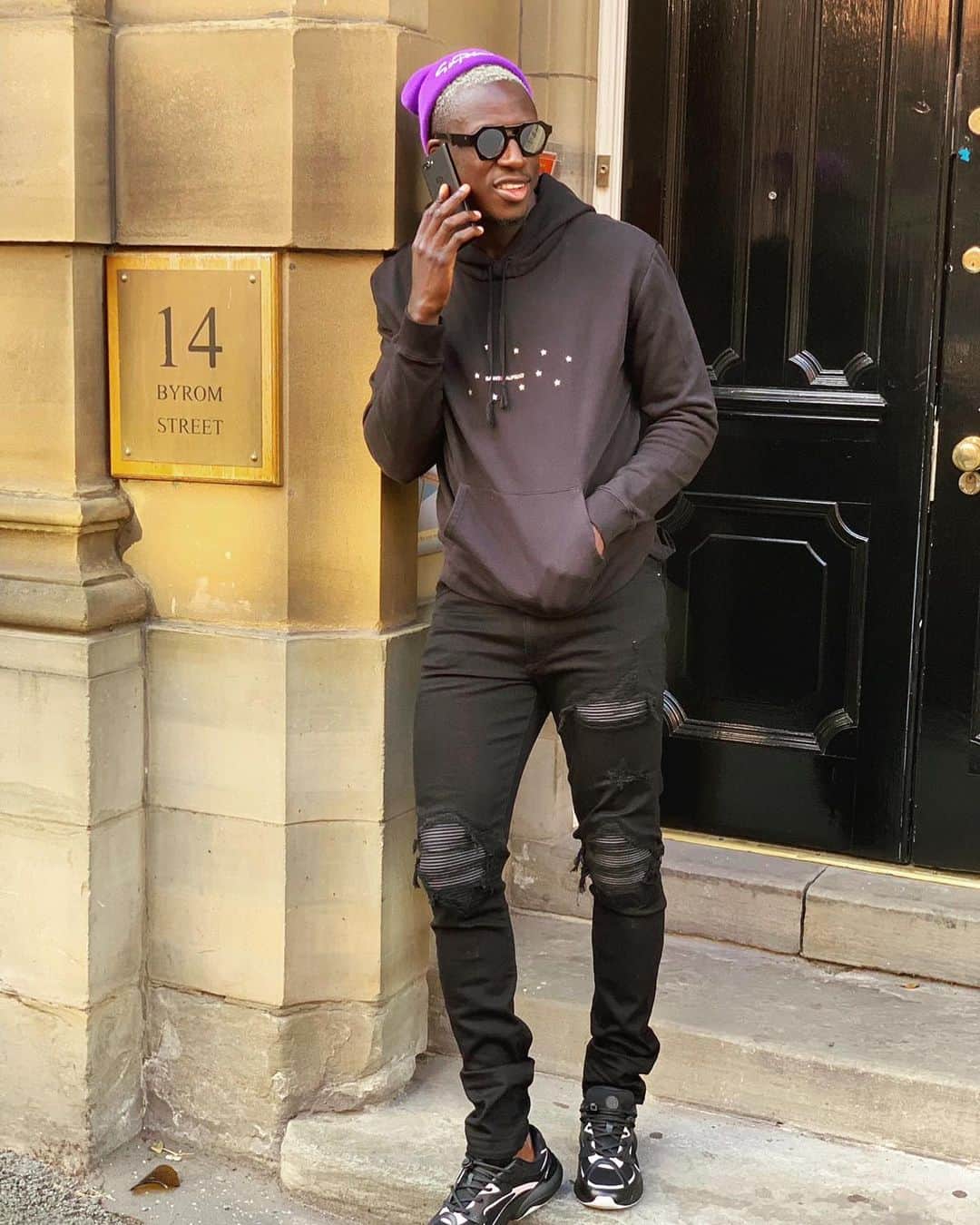バンジャマン・メンディのインスタグラム：「ALLO JOAO ?! Agent Mendy on duty 📞🕵️🏿‍♂️👀」