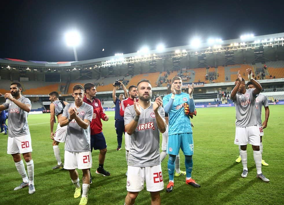 マテュー・ヴァルブエナさんのインスタグラム写真 - (マテュー・ヴァルブエナInstagram)「Great performance of the team tonight! 🔴⚪️ We did half of the way. Let’s continue!  Always feels good to assist an important away goal 🎯 #UCL」8月8日 5時59分 - mv28_officiel