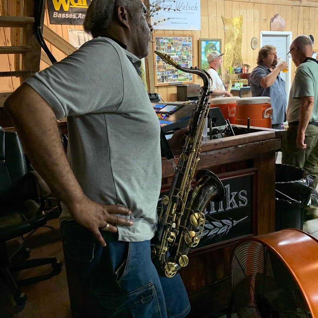 ヴィクター・ウッテンのインスタグラム：「Inside/Outside Sax Retreat is happening now at Wooten Woods. Register for other camps at: vixcamps.com」