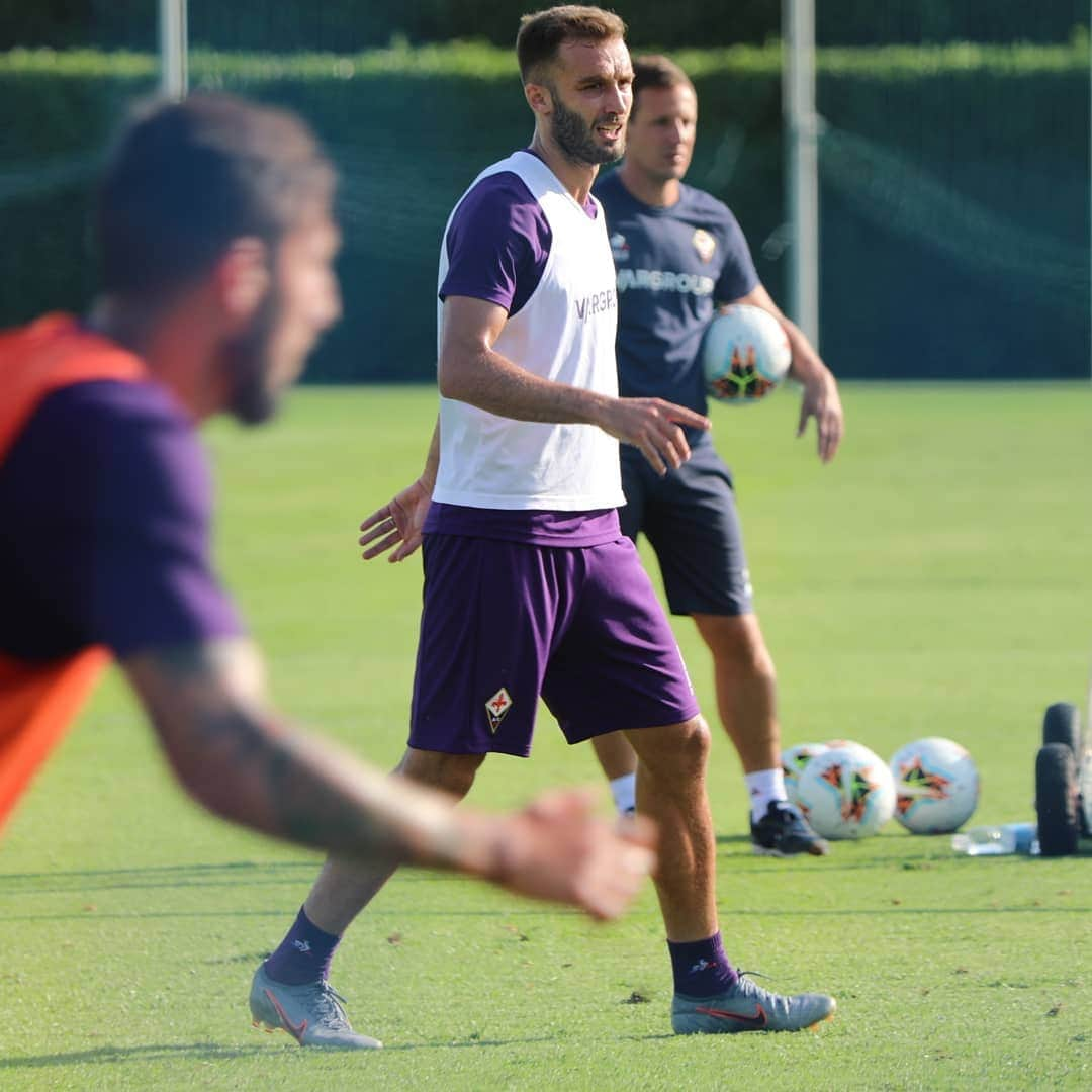 ACFフィオレンティーナさんのインスタグラム写真 - (ACFフィオレンティーナInstagram)「📸Training  #ForzaViola #QuestaÈFirenze」8月8日 6時46分 - acffiorentina