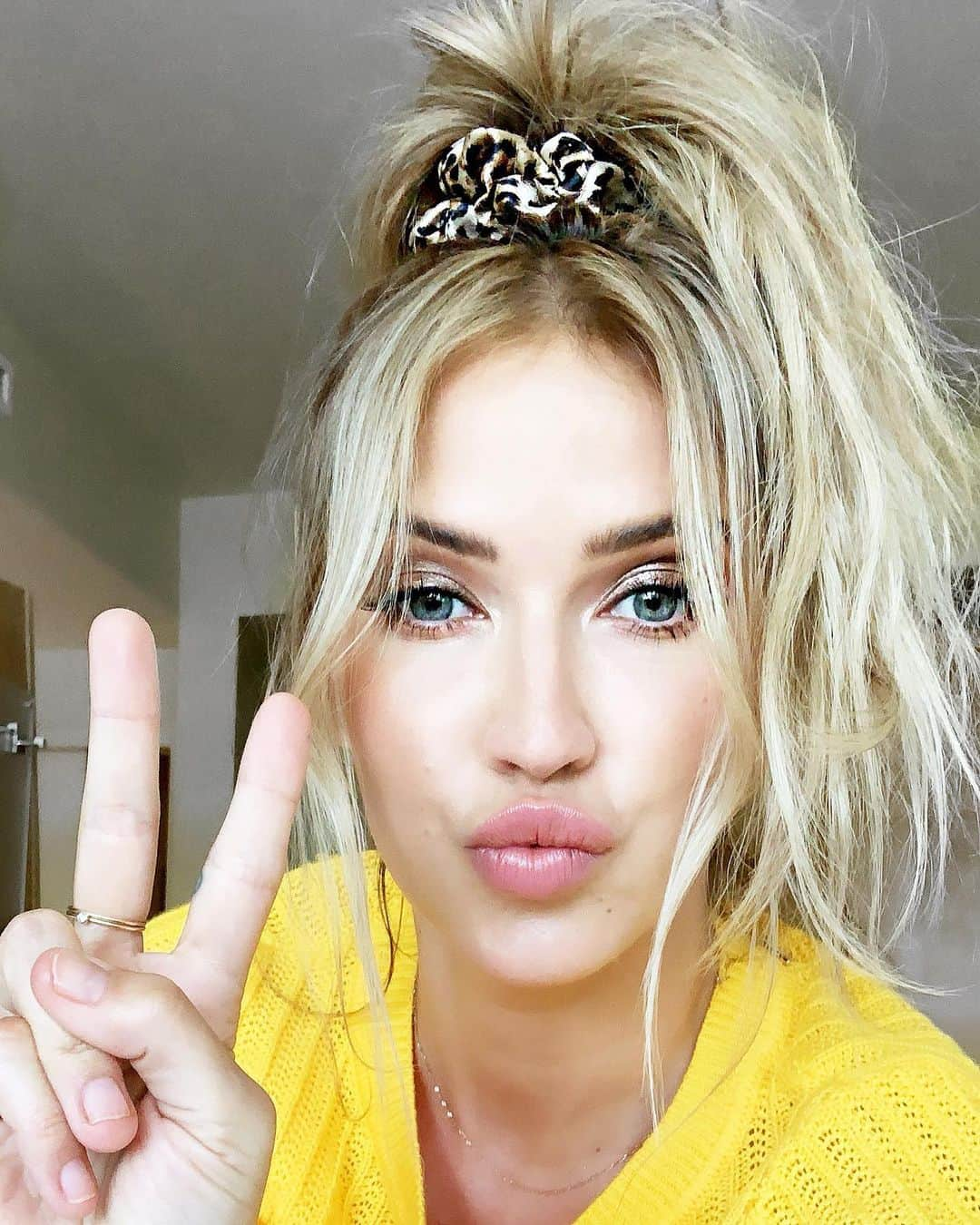 ケイトリン・ブリストーさんのインスタグラム写真 - (ケイトリン・ブリストーInstagram)「Nala Vibez 🐯 ✌️」8月8日 6時49分 - kaitlynbristowe