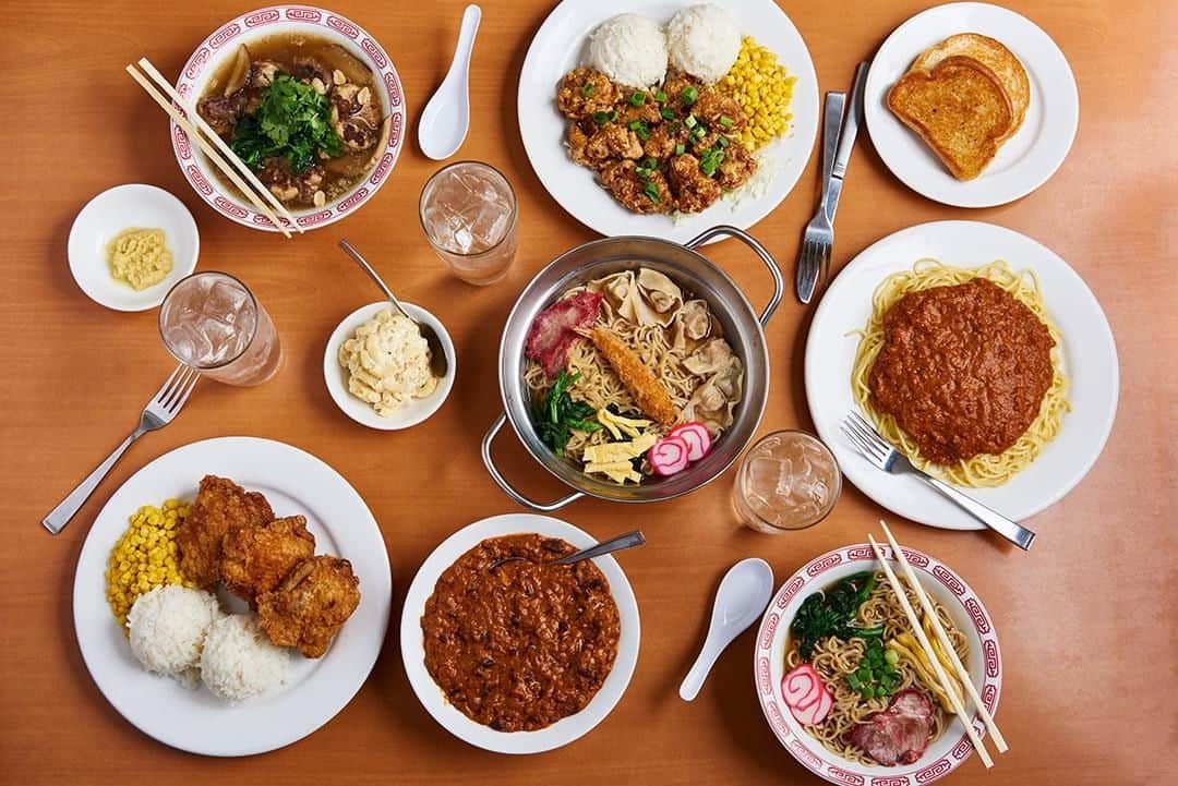 Zippy's Restaurantsさんのインスタグラム写真 - (Zippy's RestaurantsInstagram)「Get major deals on meals and miles. Enter for a chance to win 40,000 #HawaiianMiles from @hawaiianairlines and a $500 @zippys gift card!  To find out how: Visit our friends at @hawaiianairlines  Earn 300 bonus HawaiianMiles when you eat at any Zippy's location 3 times now through 8/31 and spend $20 or more each visit using your Hawaiian Airlines® Bank of Hawaii Mastercard® or Bankoh Hawaiian Airlines® Visa® Debit Card. For more information, visit https://on.hwnair.com/2MKDfAf.」8月8日 7時04分 - zippys