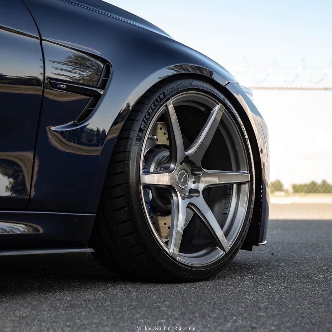 ミシュランさんのインスタグラム写真 - (ミシュランInstagram)「No need for the middle of the week to be middle of the road. #PS4S #WheelWednesday (📸: @mikekuhnracing 🚗: @rrtunning)」8月8日 7時06分 - michelinusa