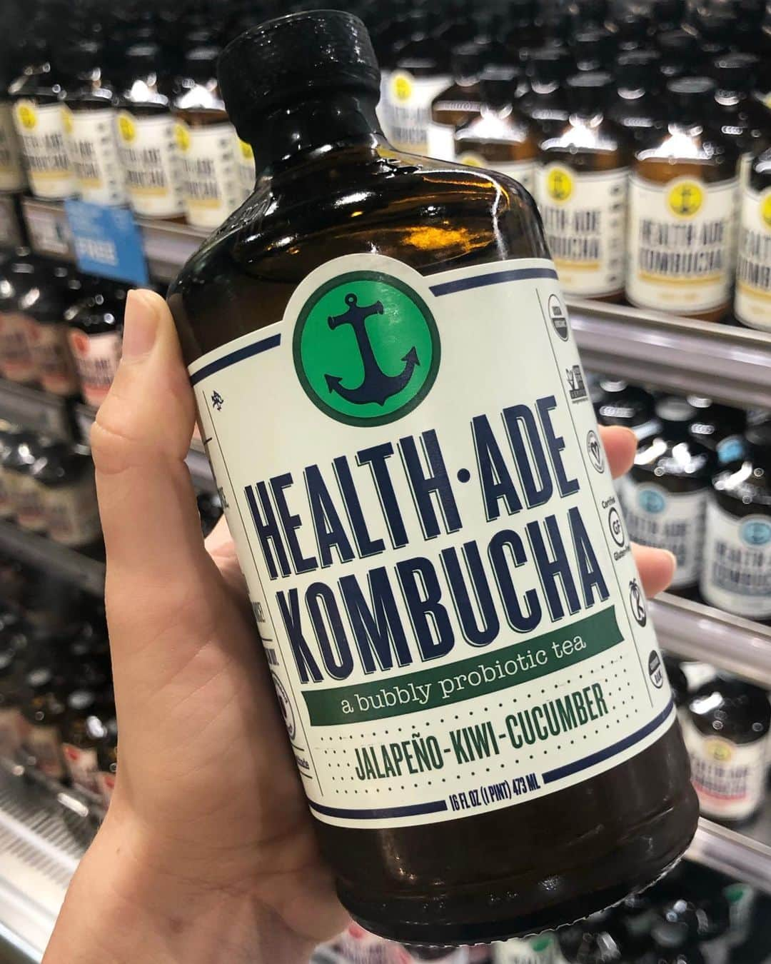 Whole Foods Marketさんのインスタグラム写真 - (Whole Foods MarketInstagram)「Jalapeño-Kiwi-Cucumber is the best @healthade flavor. Discuss.」8月8日 7時08分 - wholefoods