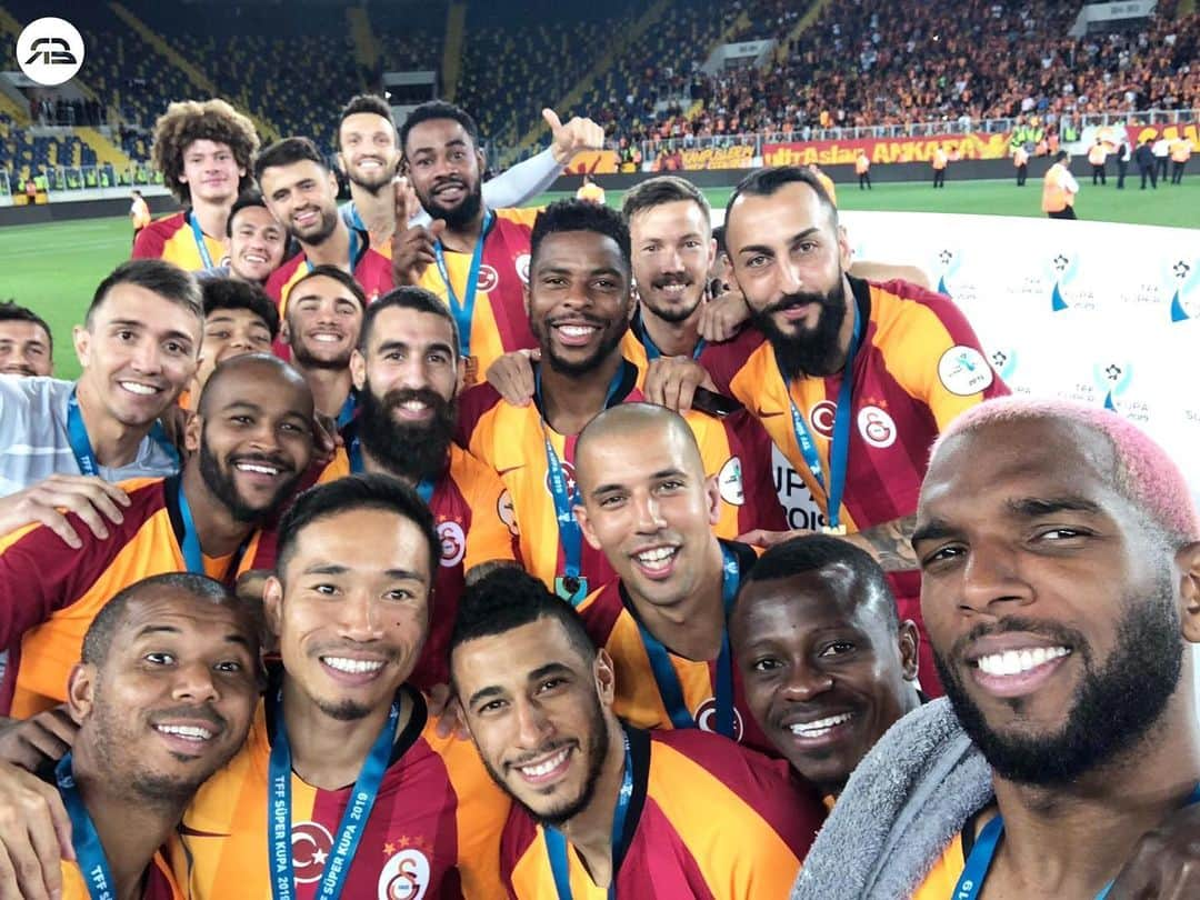 長友佑都さんのインスタグラム写真 - (長友佑都Instagram)「Champions Galatasaray 🏆❤️💛 #hedef23 #galatasaray  @galatasaray」8月8日 7時15分 - yutonagatomo55